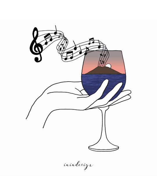 Illustrazione di una mano che tiene un calice di vino con un tramonto sul mare di Palmi e lo scoglio dell'ulivo e note musicali.